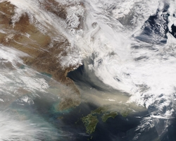Asian dust over Japan, 13:40 and 1200JST, 2006-04-08, Aqua/MODIS